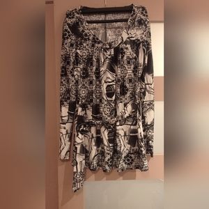 2 for 25 $ sweater size Medium